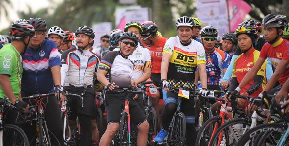 Azmin Ali Feels The Challenge And Excitement Of Pulau Indah 180 2017