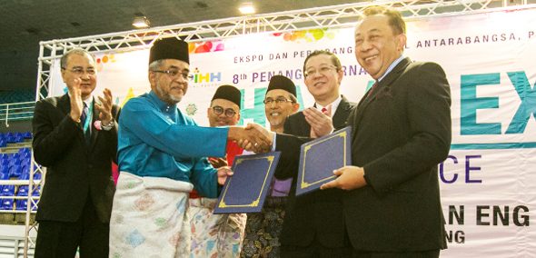 MoU Exchange between Halal International Selangor & PIHH Development Sdn. Bhd