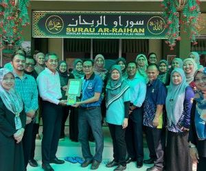 800-BEKAS-BUBUR-LAMBUK-DIKONGSI-BERSAMA-WARGA-CSSB-DAN-SMK-PULAU-INDAH-9-300x300