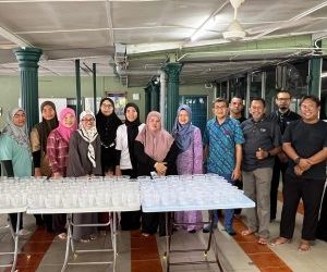 Kekalkan-Semangat-Kebersamaan-dengan-Masjid-Ar-Raudhah-Sg.-Kembong-untuk-Program-Bubur-Lambuk-2-300x300