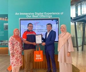 Majlis-Ringkas-Simbolik-Penyerahan-Bag-Sekolah-2-300x300