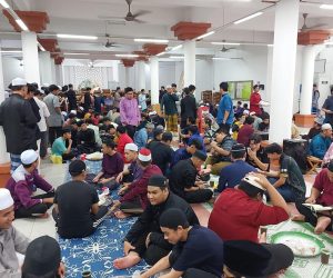 Meraikan-Pelajar-Asnaf-UIS-Dalam-Majlis-Iftar-di-Masjid-Al-Azhar-1