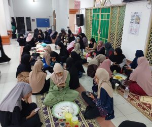 Meraikan-Pelajar-Asnaf-UIS-Dalam-Majlis-Iftar-di-Masjid-Al-Azhar-3